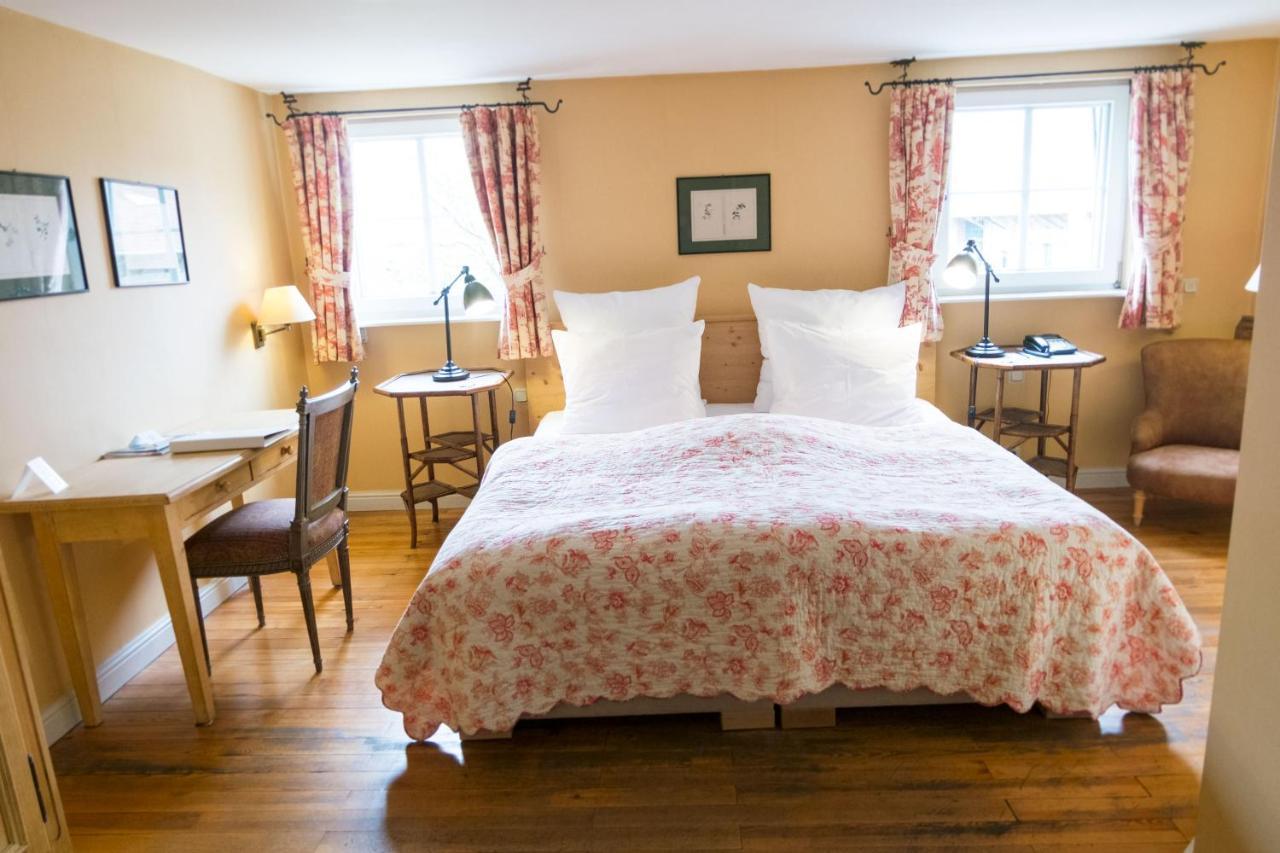 Der Linslerhof - Hotel, Restaurant, Events & Natur Überherrn Buitenkant foto