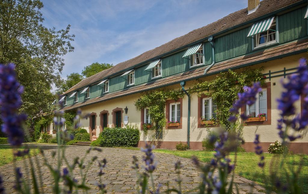 Der Linslerhof - Hotel, Restaurant, Events & Natur Überherrn Buitenkant foto