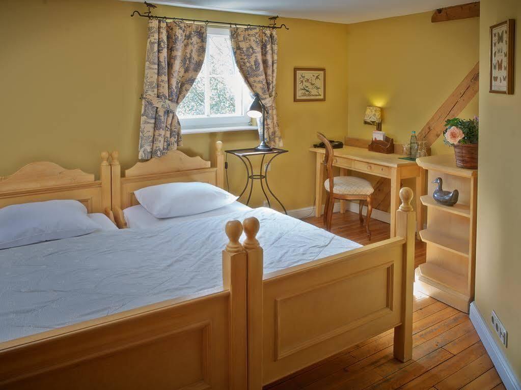 Der Linslerhof - Hotel, Restaurant, Events & Natur Überherrn Buitenkant foto